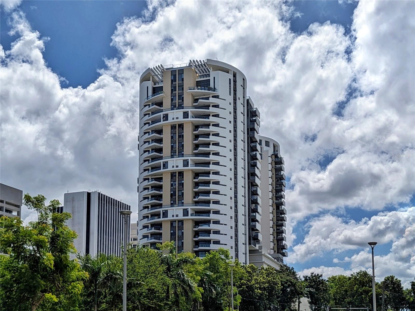 Metropolitan living at its finest awaits within this sophisticated apartment located at "Milla de Oro", the exclusive financial district of San Juan, Puerto Rico. The fully renovated residence offers an exceptional living experience, featuring three spacious bedrooms and two modern bathrooms. Fully equipped and exquisitely furnished by a professional interior designer. Quantum Metrocenter is a high-rise condominium complex that offers residents premier amenities such as 24/7 concierge, heated swimming pool, fitness center, movie theater, entertainment space, full-power generator and water cistern. This is the ideal home for those seeking elegance, convenience, and a vibrant community within one of the most desirable areas of the city.