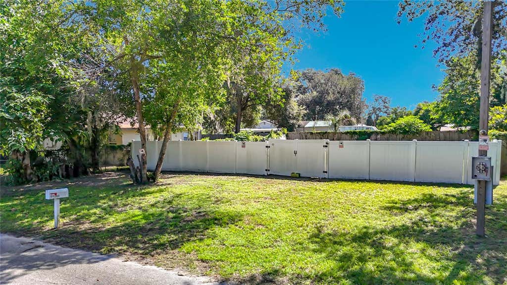 Photo of 11707 Carver St, Thonotosassa, FL 33592 (MLS # TB8538086)