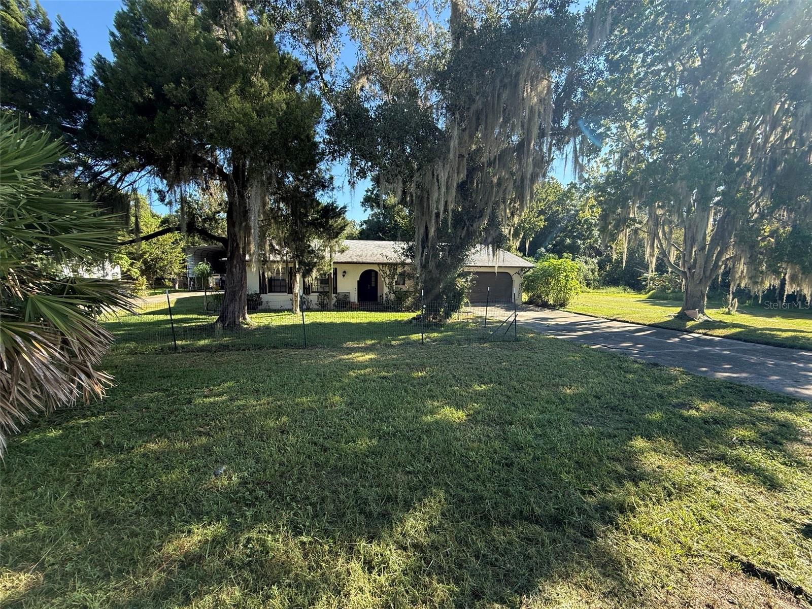 11813 OCKLAWAHA DRIVE