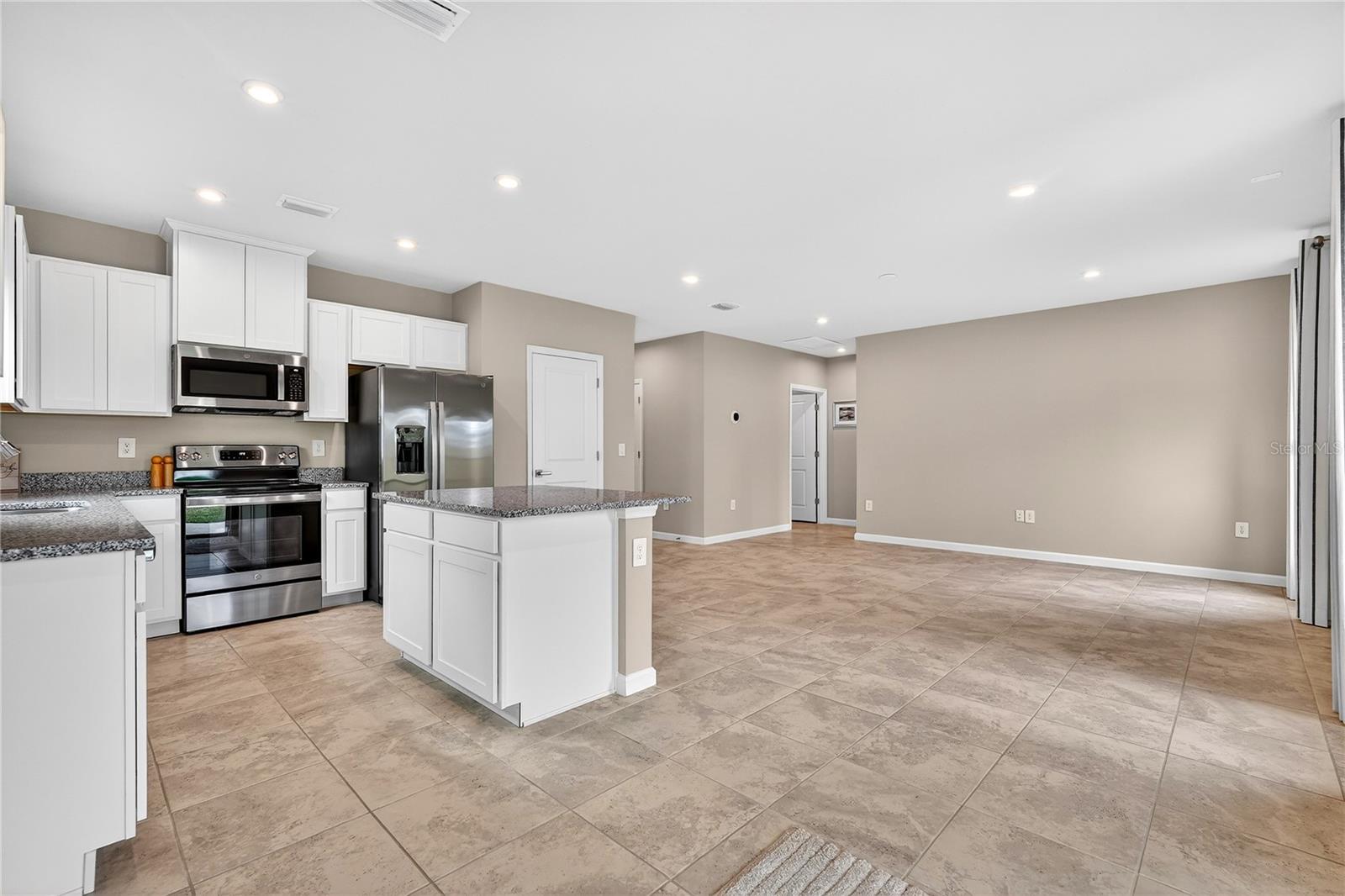 HILLWOOD PRESERVE - Residential