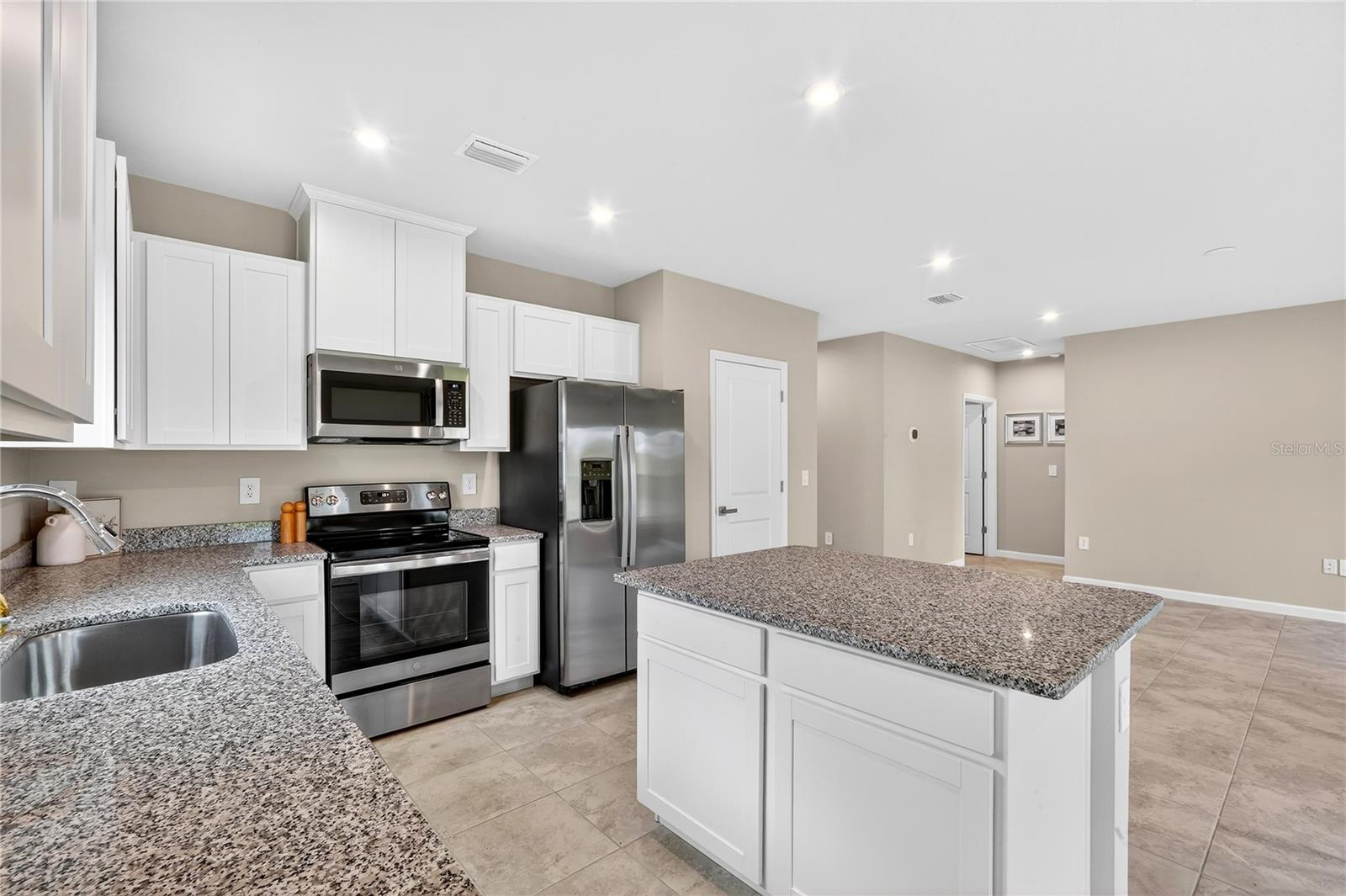 HILLWOOD PRESERVE - Residential