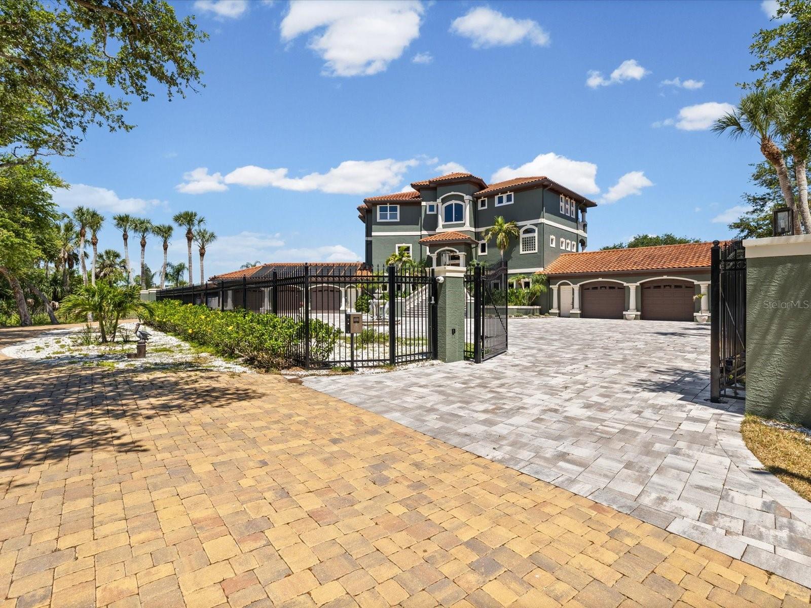 INDIAN ROCKS - Residential