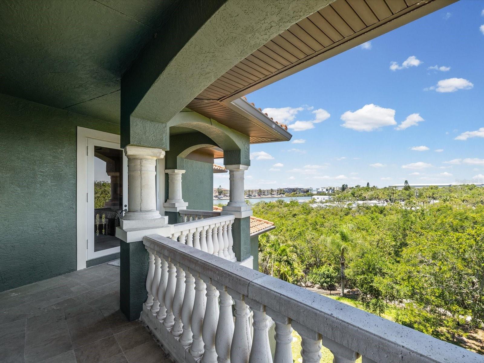 INDIAN ROCKS - Residential