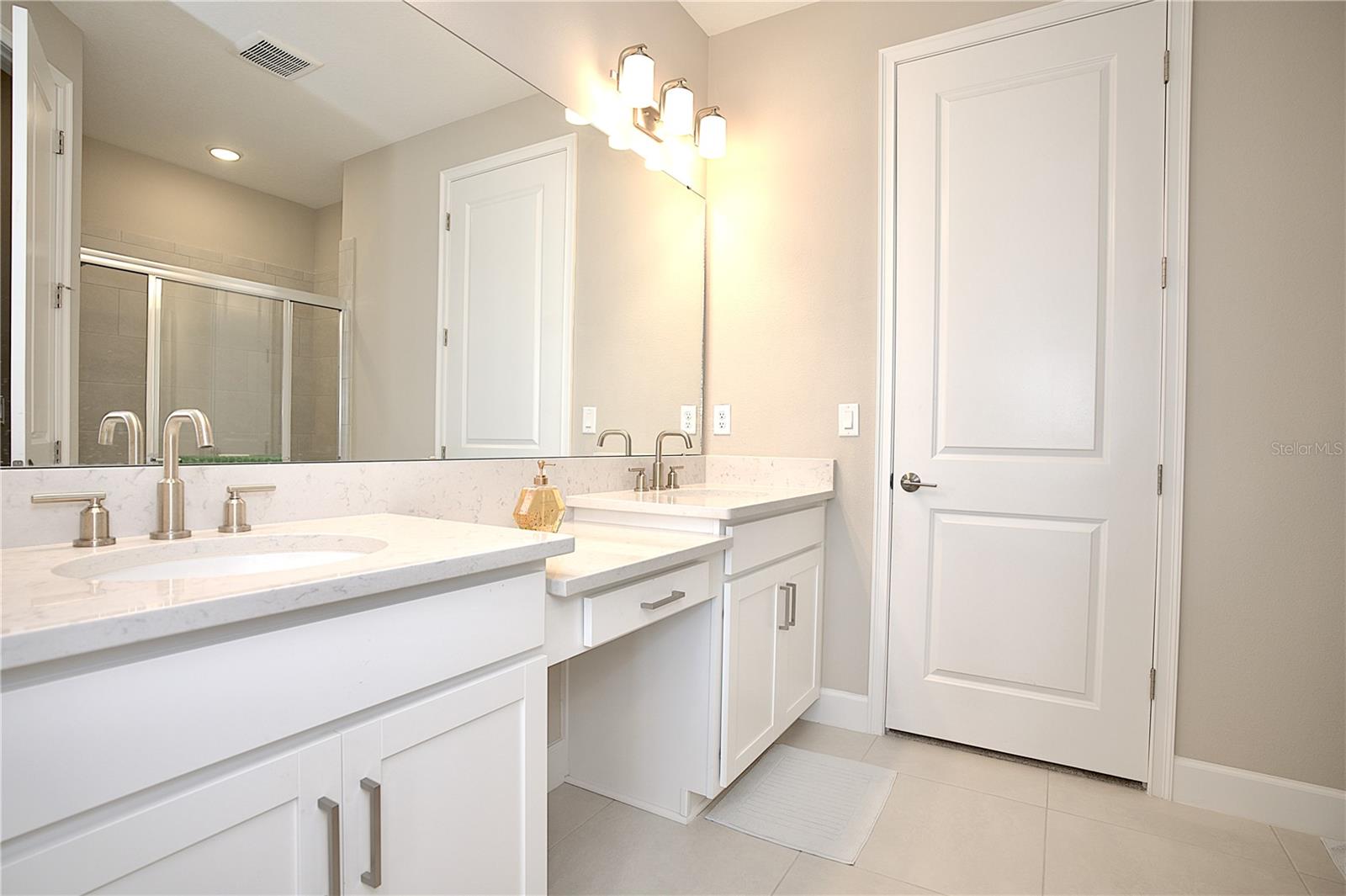 AZARIO ESPLANADE - Residential