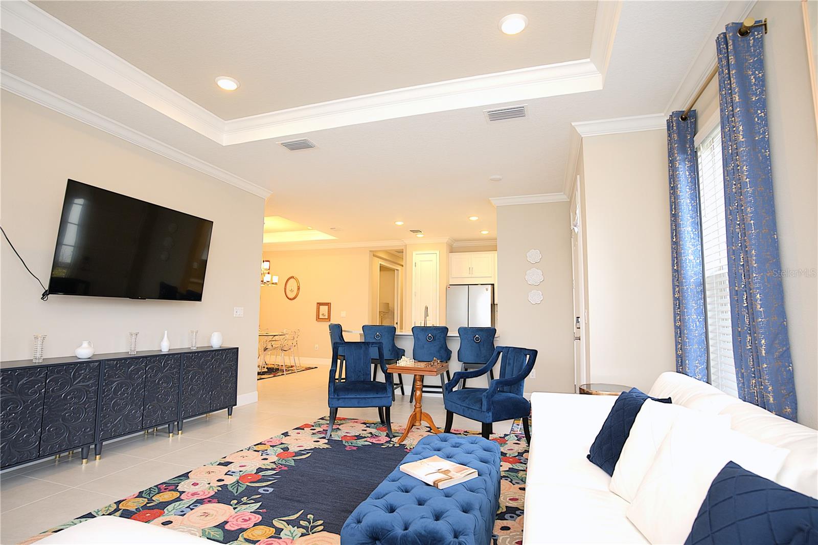 AZARIO ESPLANADE - Residential