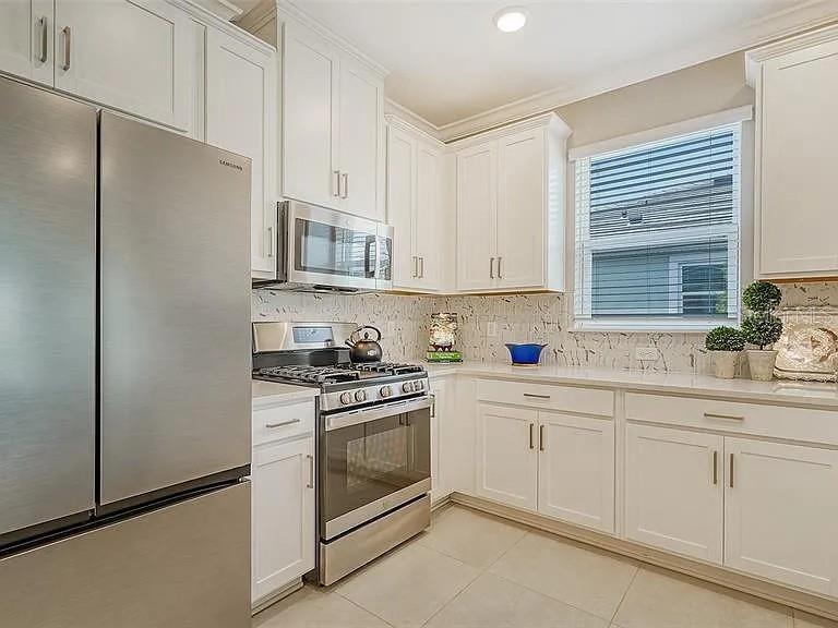 AZARIO ESPLANADE - Residential