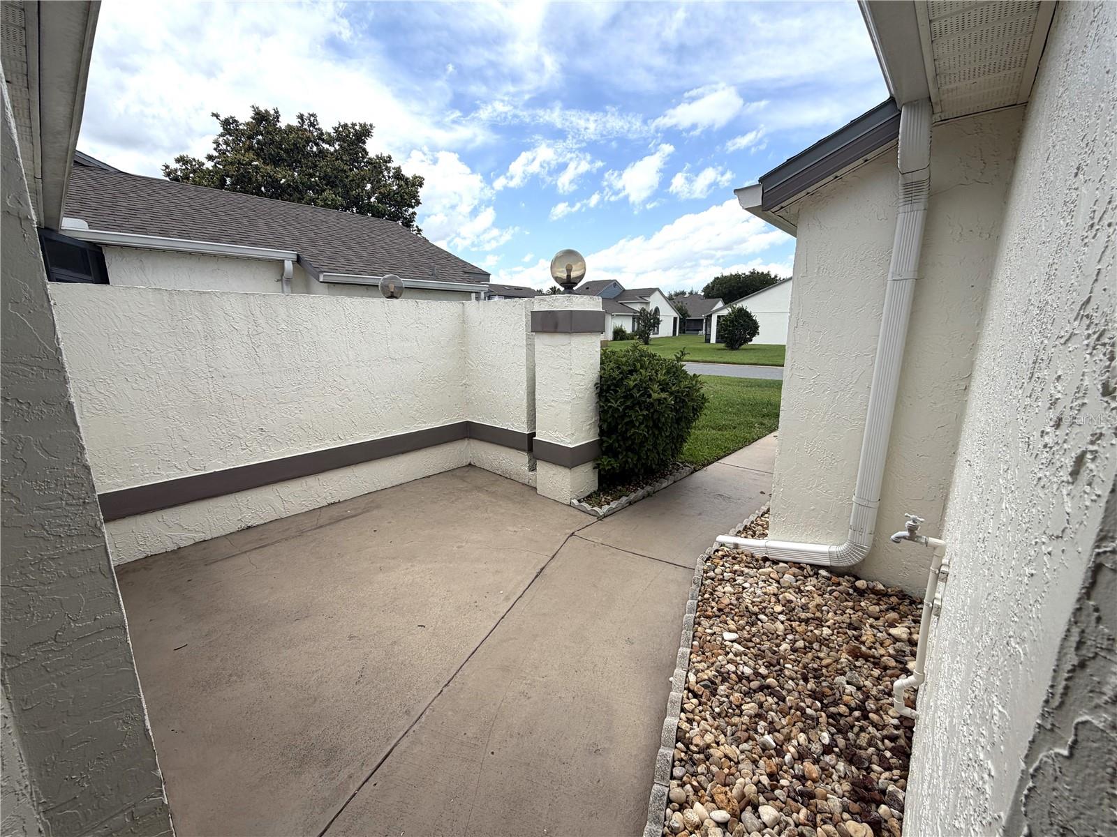 BVL LAKEPOINTE TWNHMS - Residential