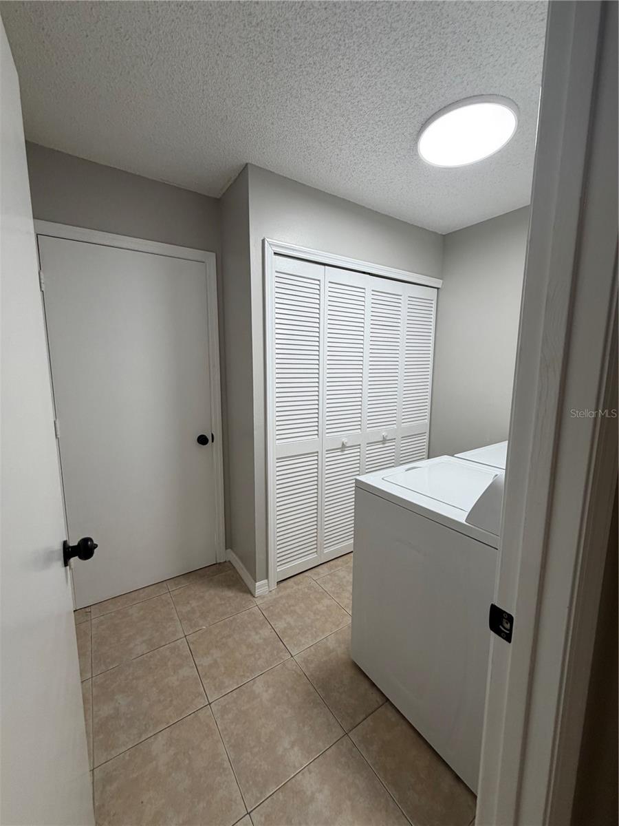 BVL LAKEPOINTE TWNHMS - Residential