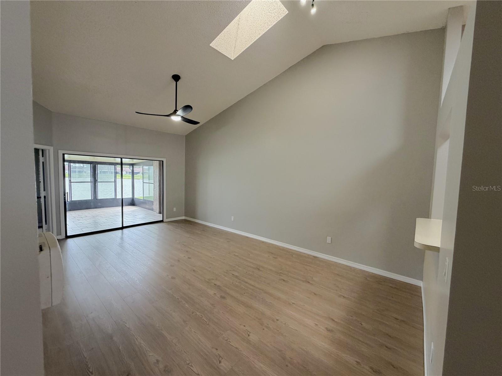 BVL LAKEPOINTE TWNHMS - Residential