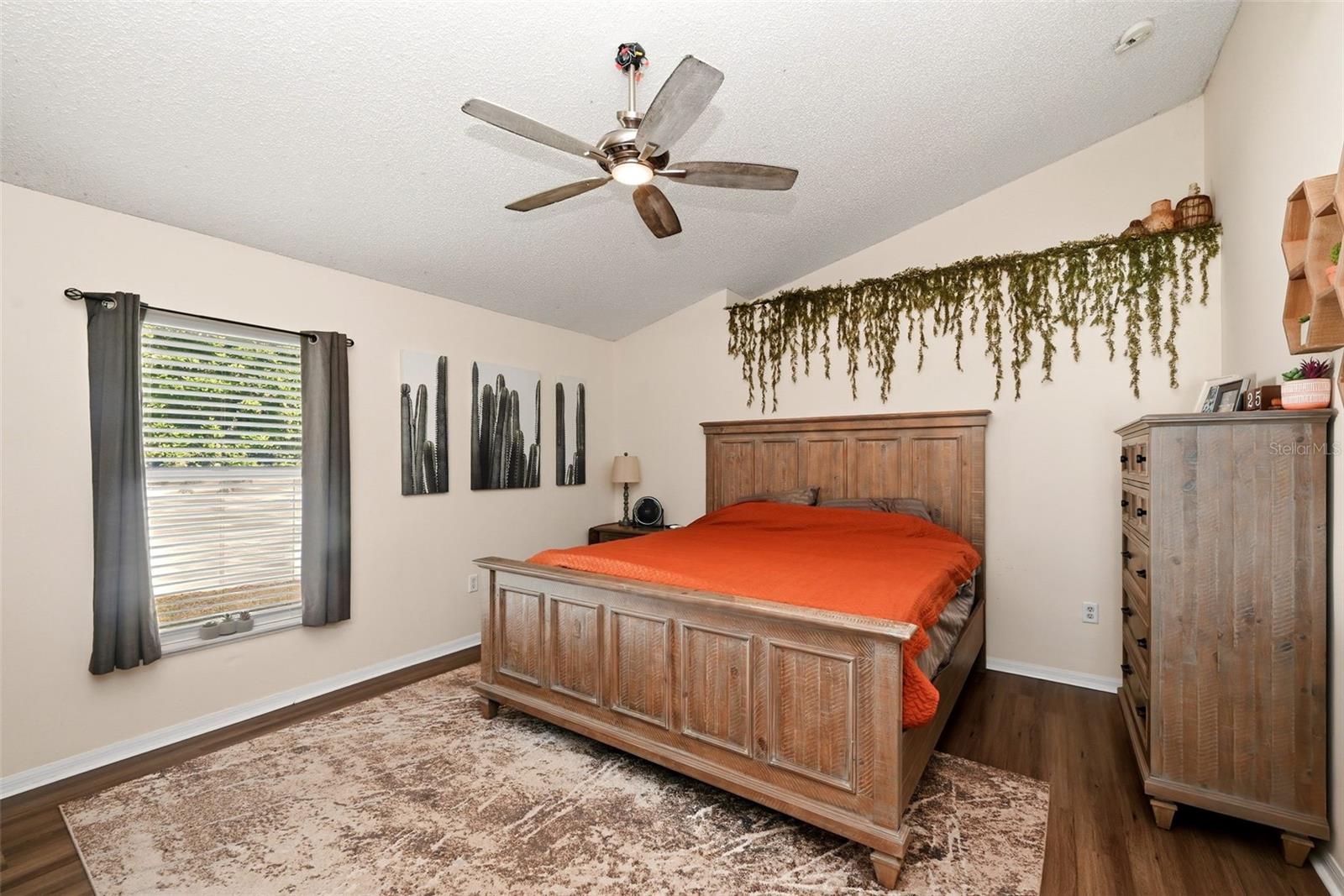 EMERALD COVE PH 02 - Residential