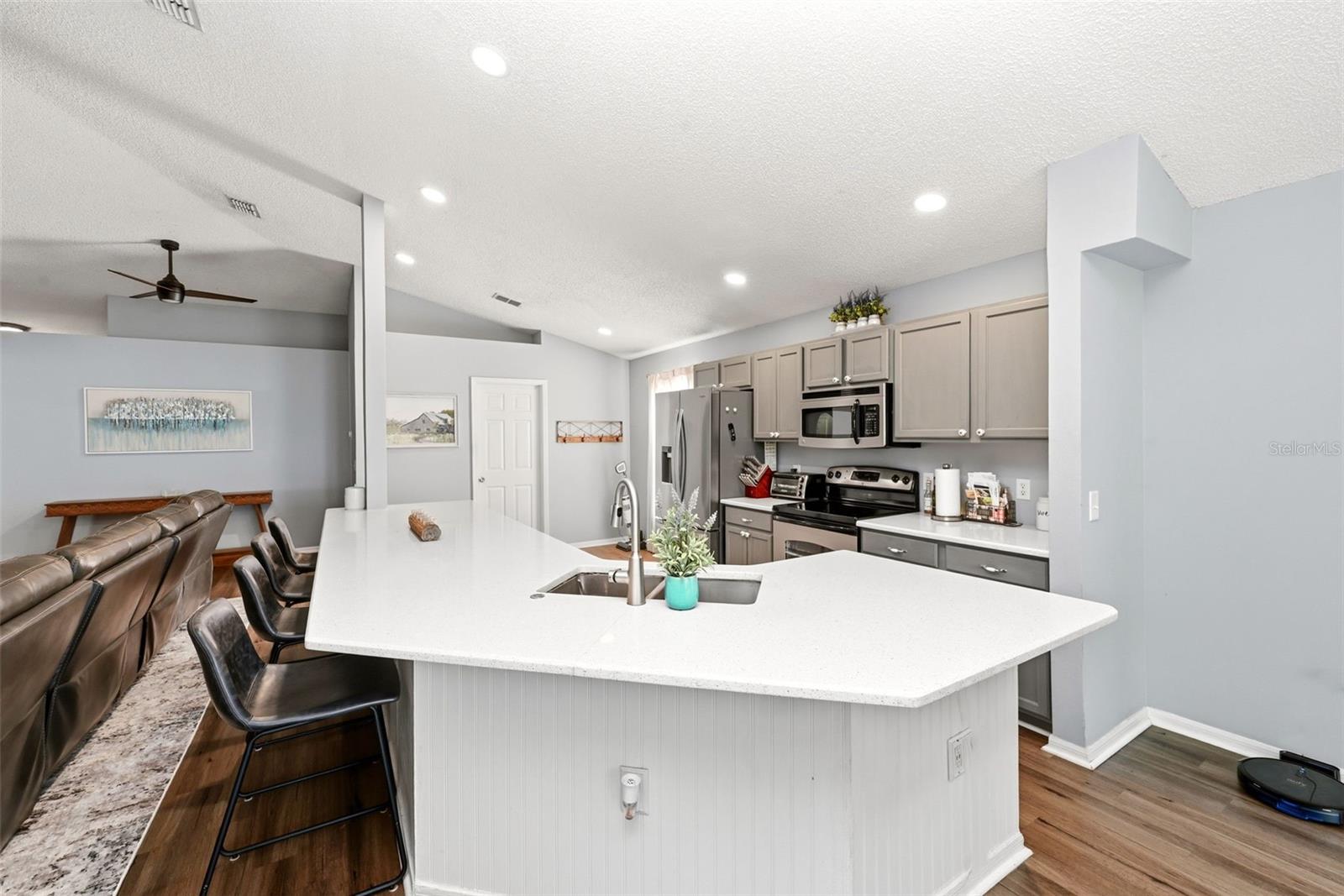 EMERALD COVE PH 02 - Residential