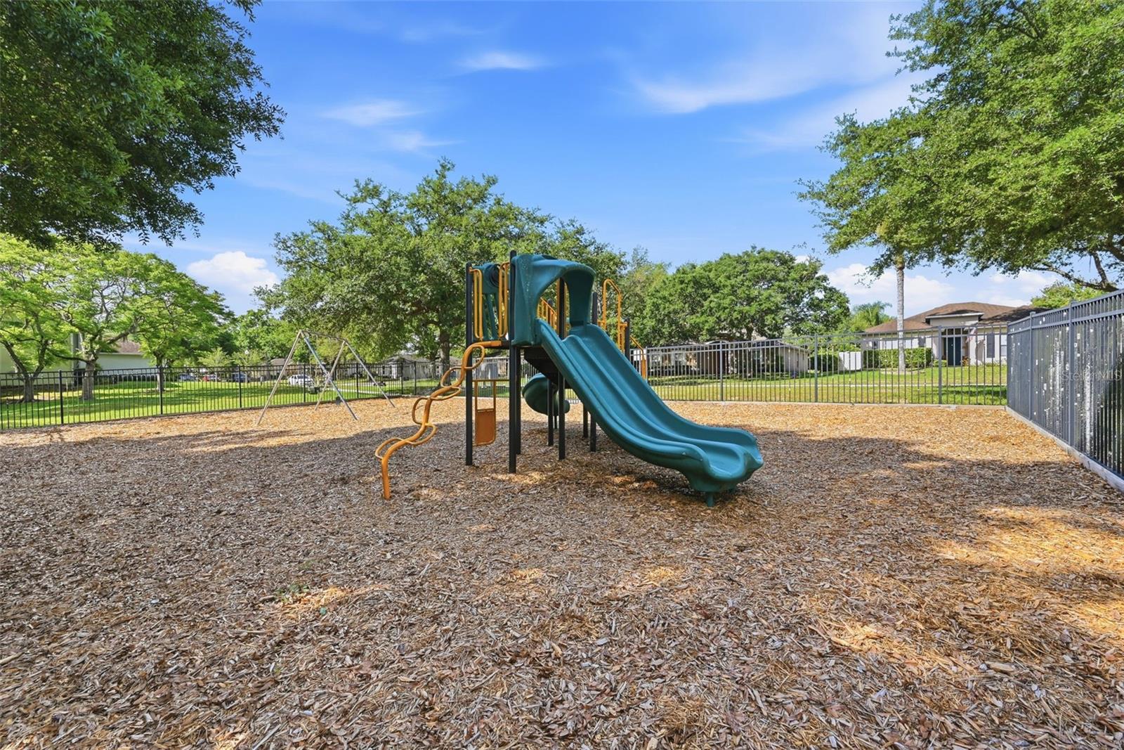 EMERALD COVE PH 02 - Residential