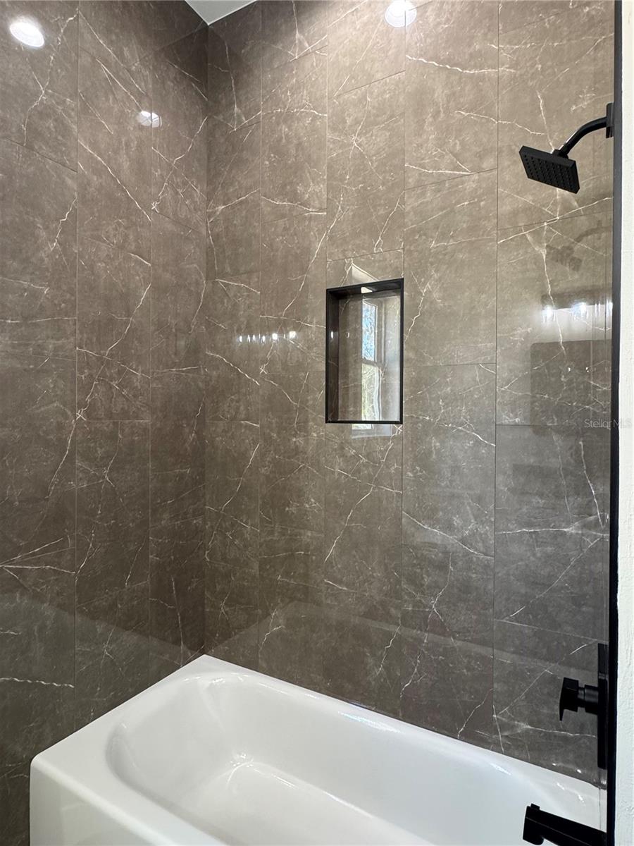 SPANISH TRACE - Residential