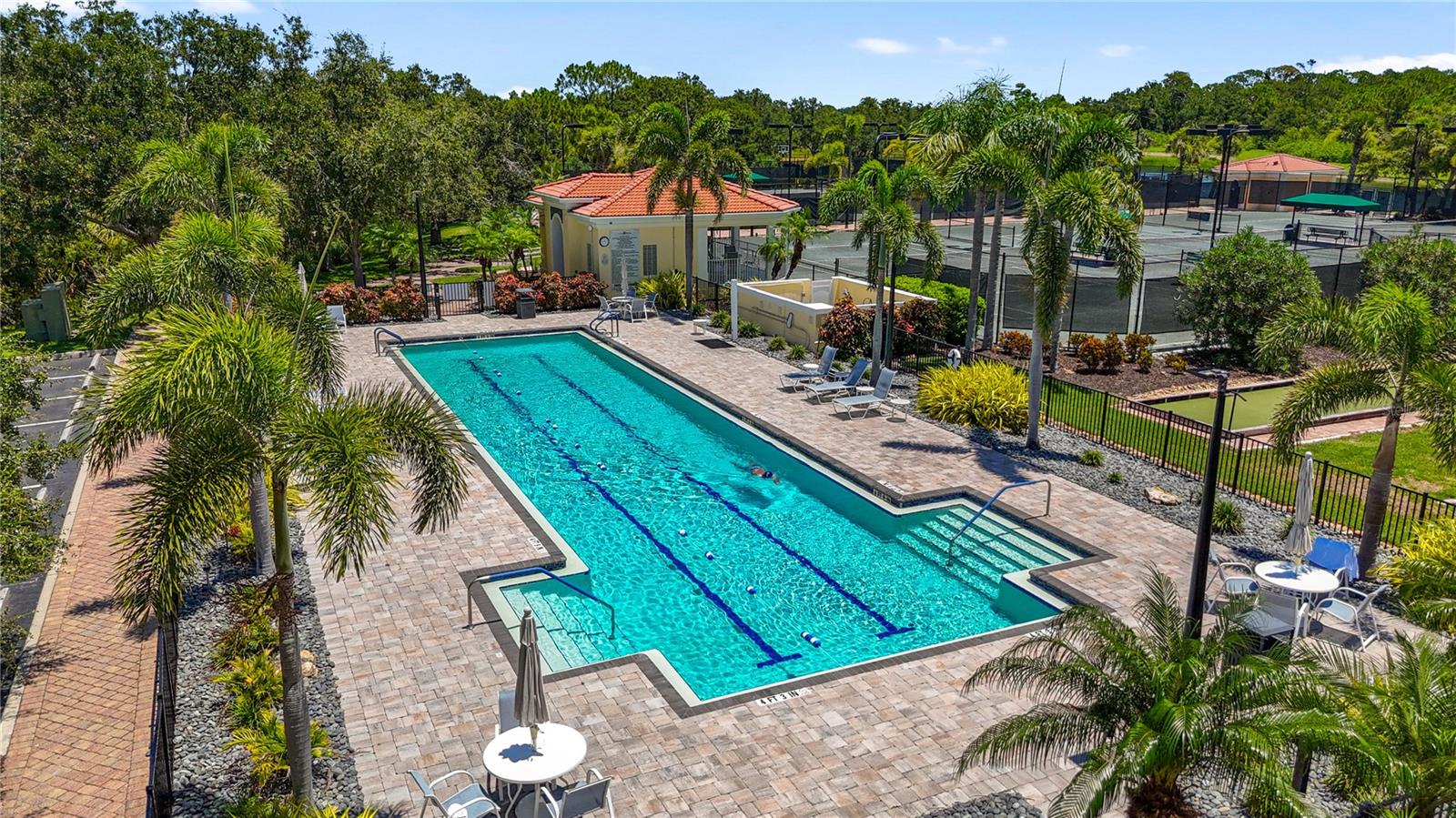 VILLAGEWALK - Residential