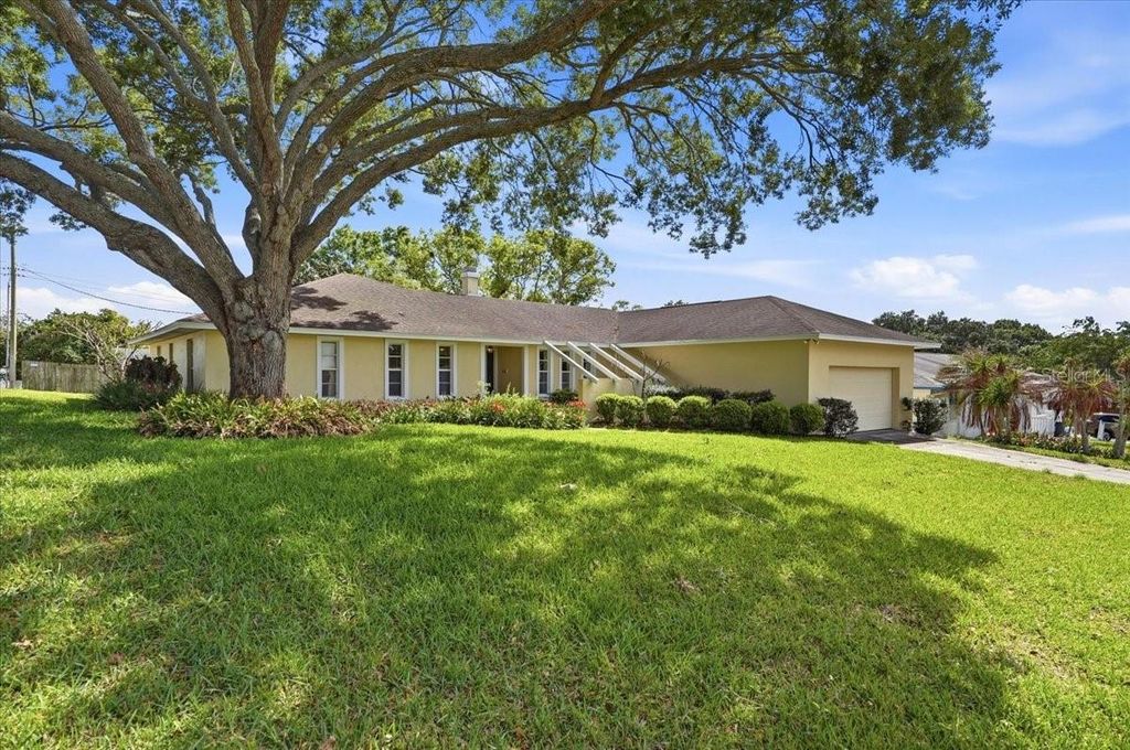 Photo of 1911 Michelle Lane, Lakeland, FL 33813 (MLS # A4689818)