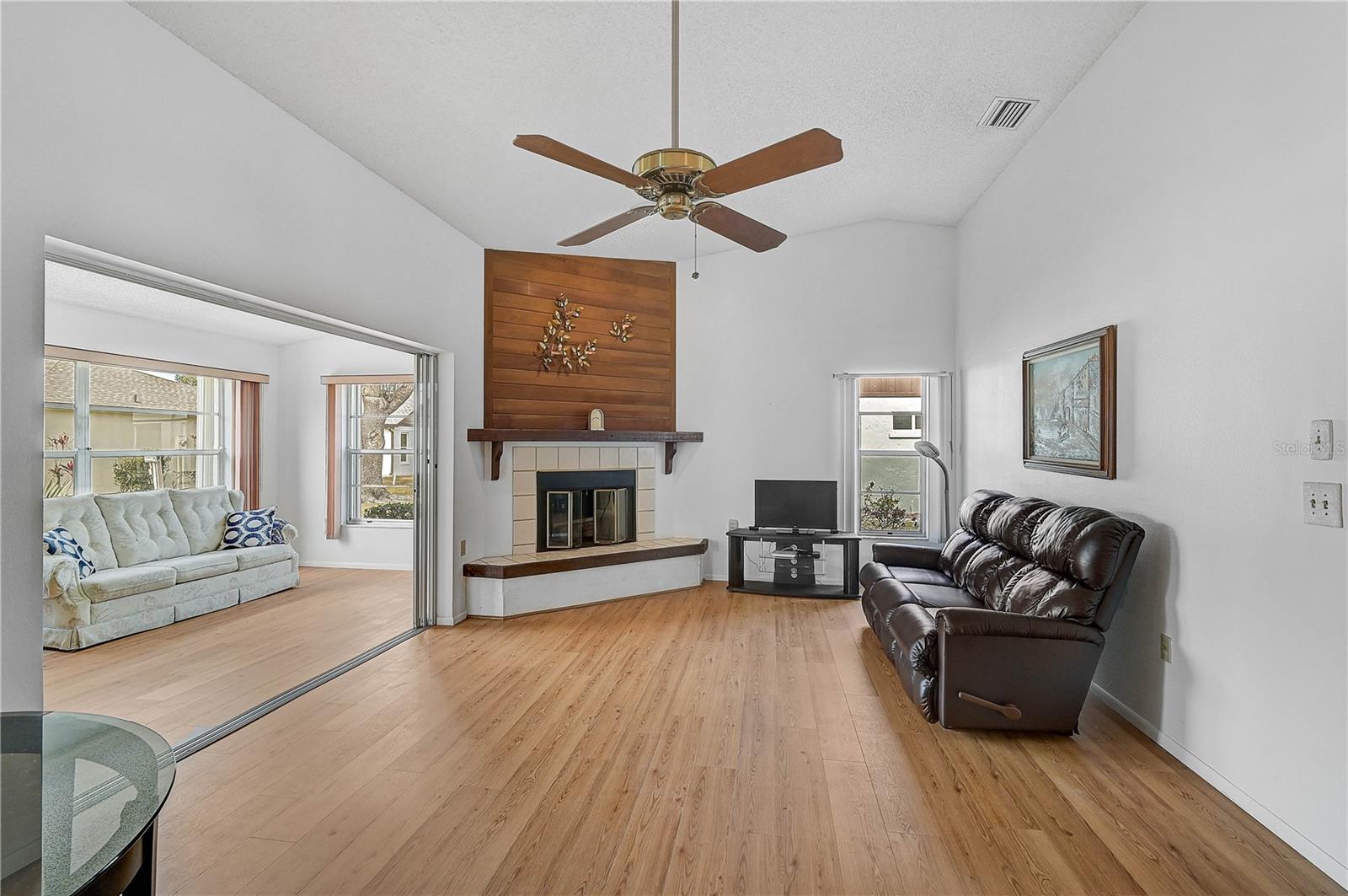 652 LINDEN DRIVE