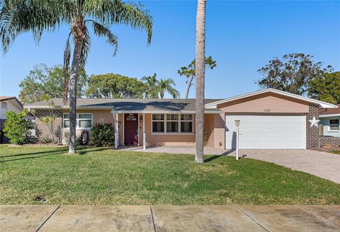 A home in SEMINOLE