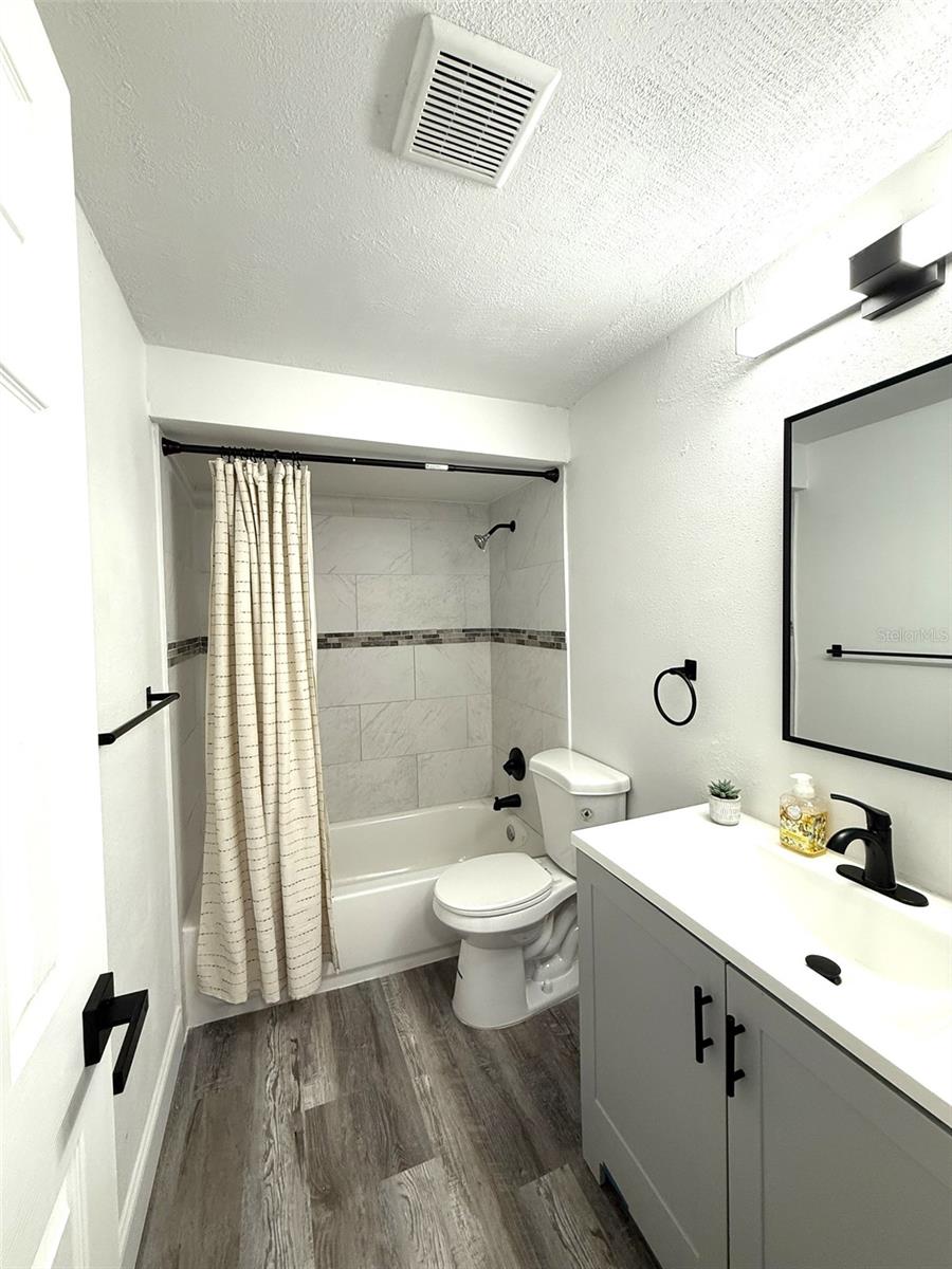 HOLIDAY HILL - Residential