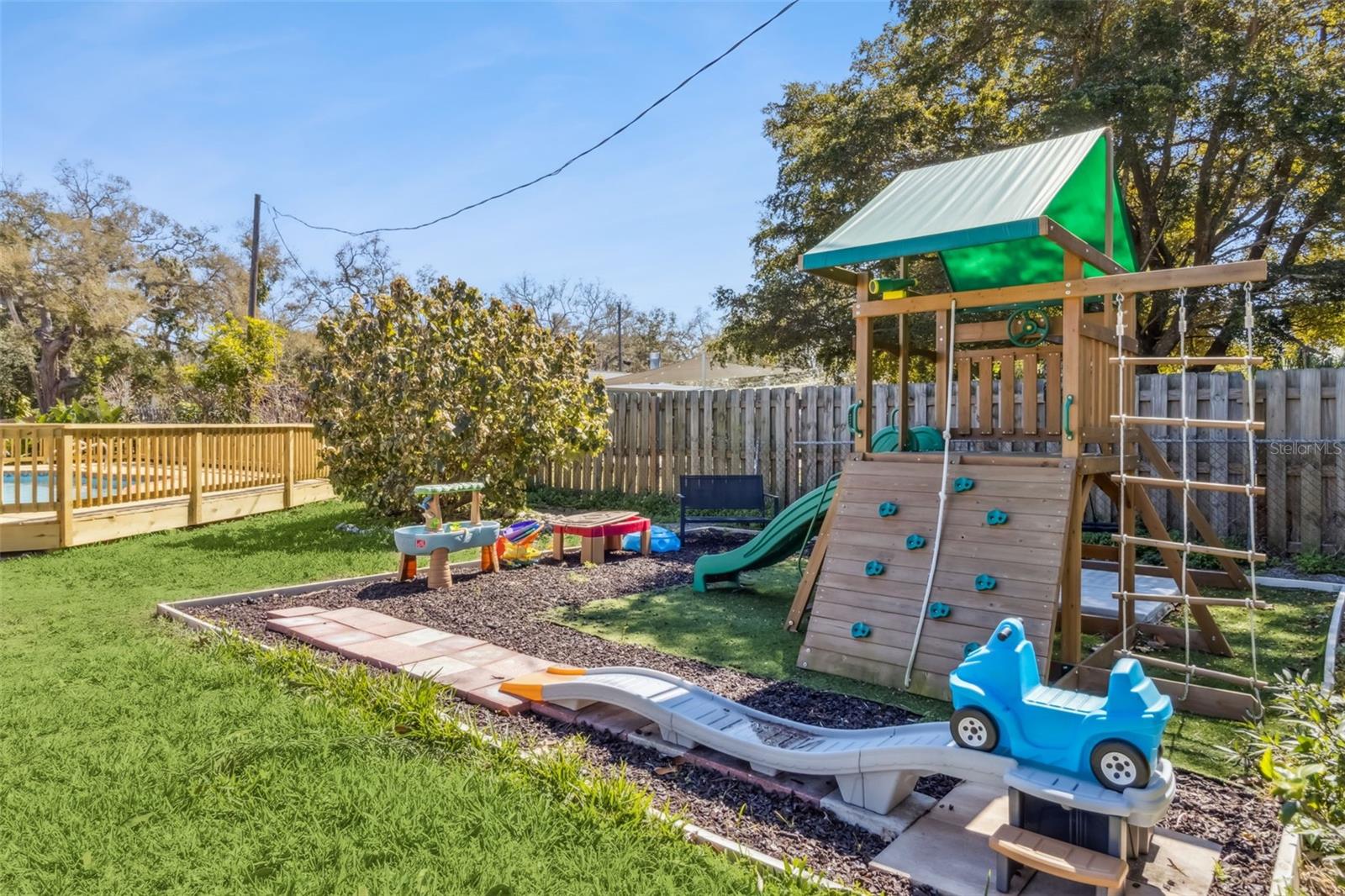 TROPICAL HIGHLANDS AMD - Residential