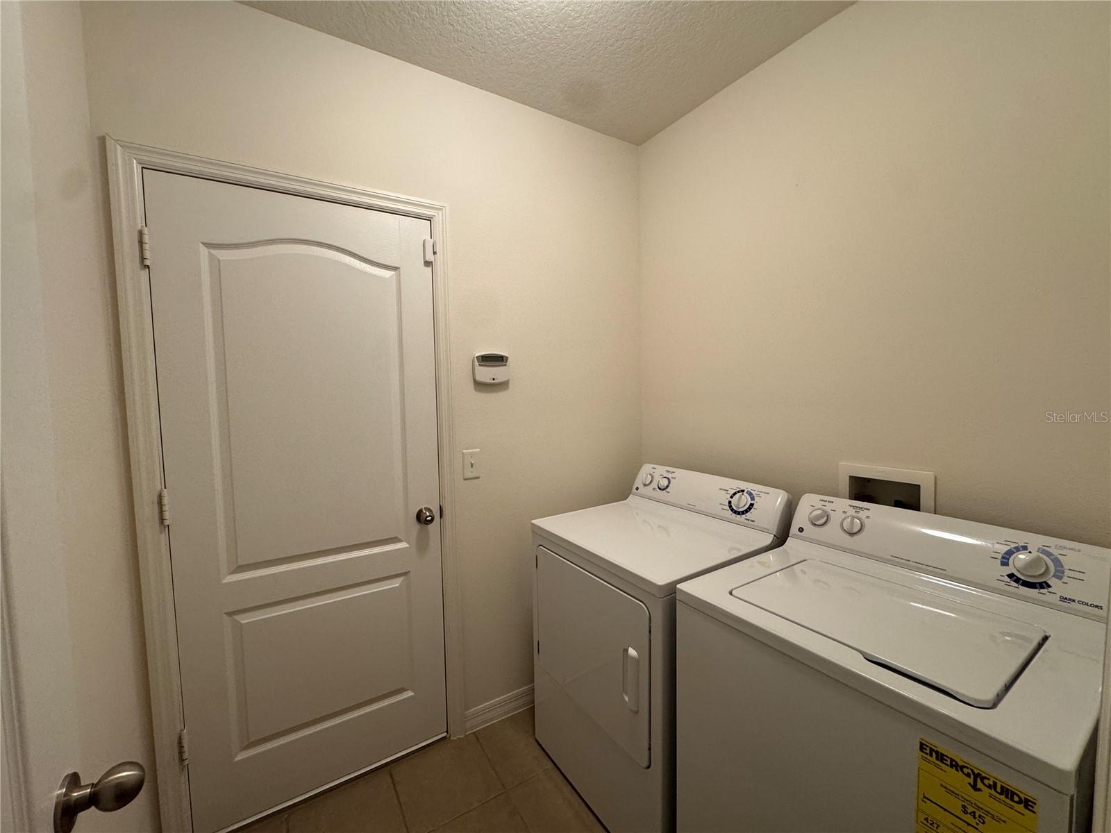 BARRINGTON ESTATES - Residential Lease