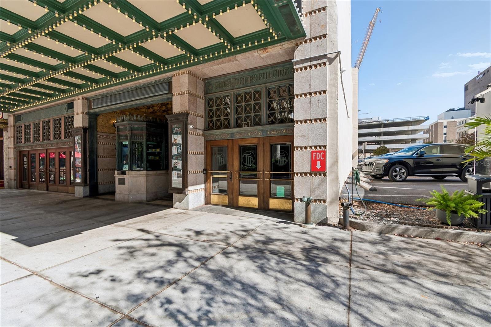 707 N FRANKLIN STREET 6