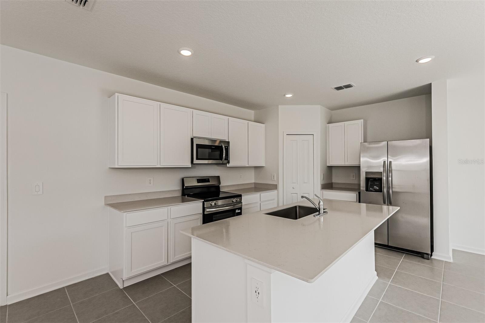 HUNT CLUB/LK WALES PH 1 - Residential Lease