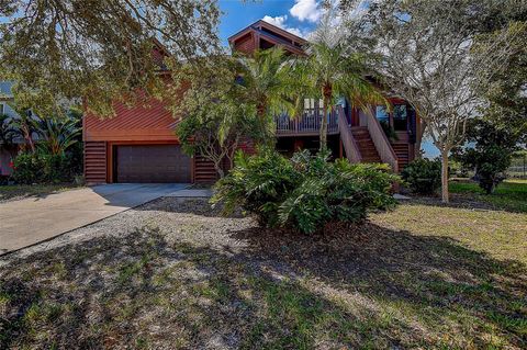 A home in PALM HARBOR