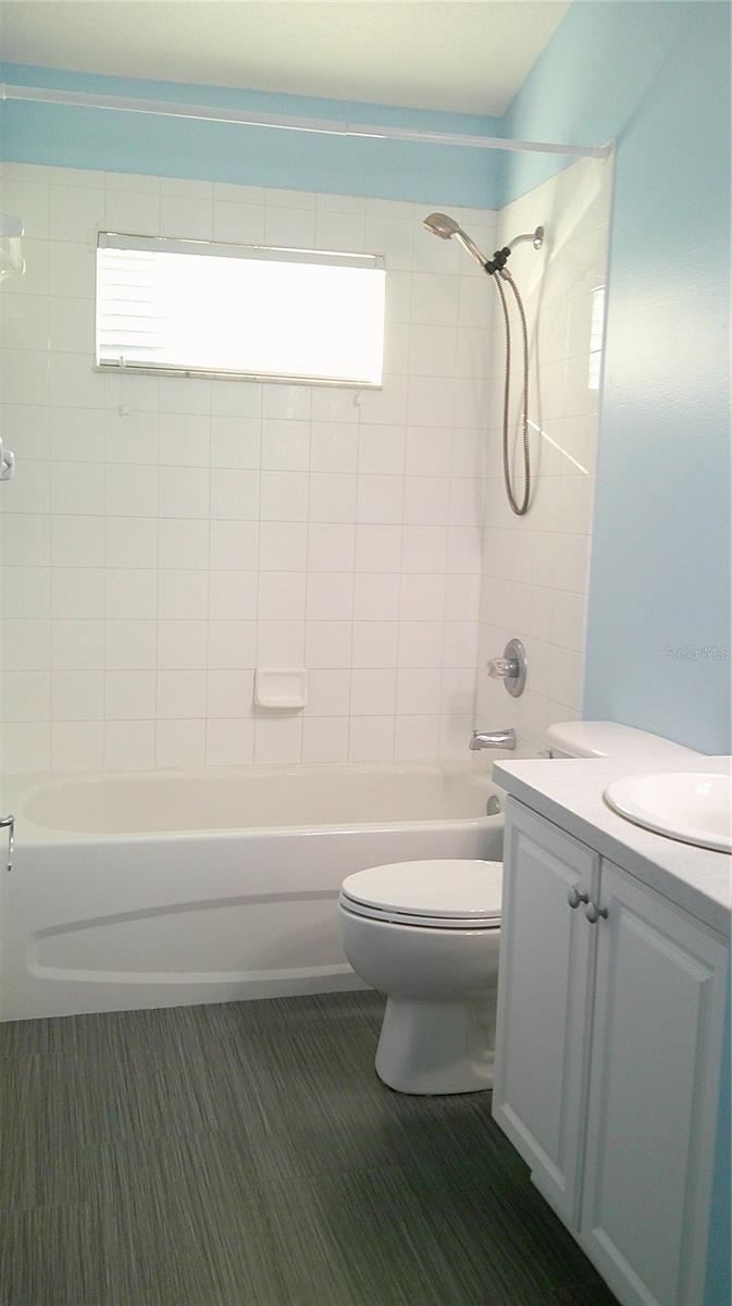 CANTERBURY LAKES PH IIB - Residential Lease