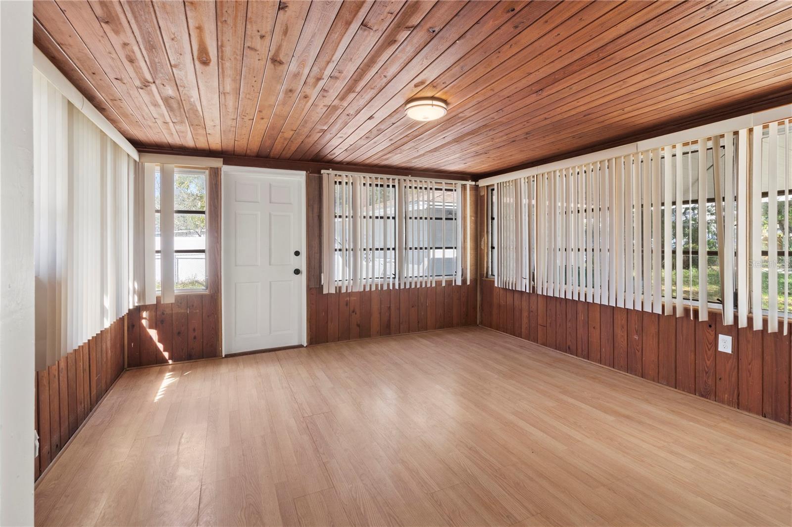 MAIN STREET - Residential