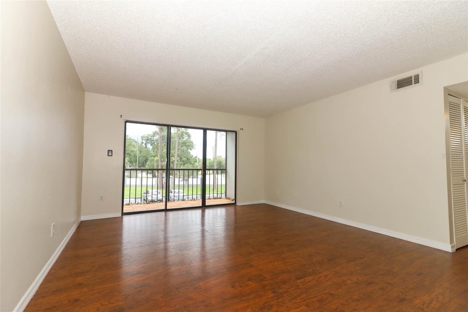 PINE RIDGE CLUB VILLAGE 1 PH 10 BLDG 12 - Residential