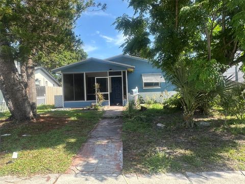 Photo of 5234 9th Avenue N, St Petersburg, FL 33710 (MLS # OM725675)