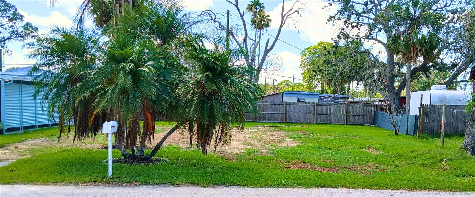 6828 EDGEWATER DRIVE