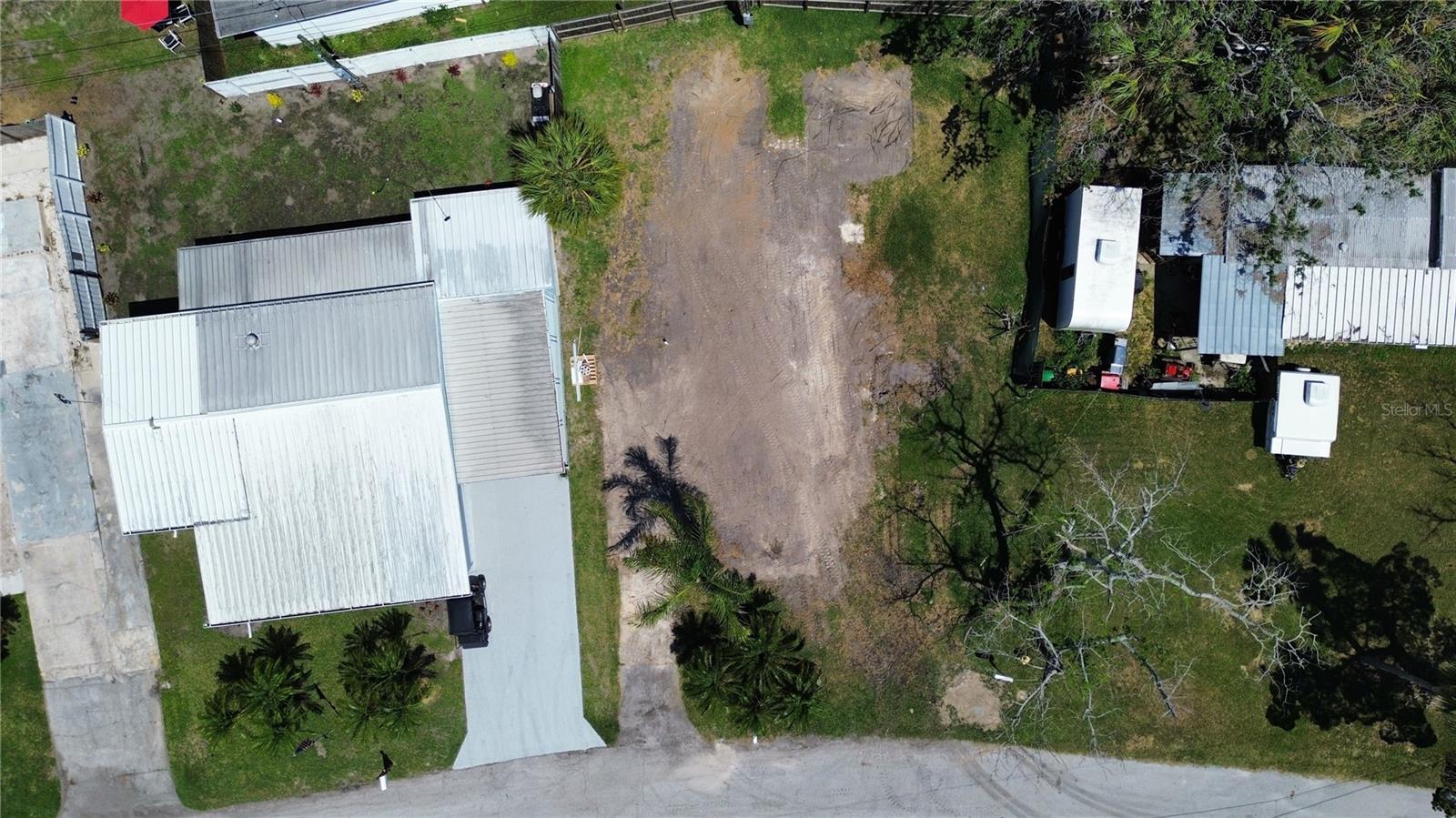 EDGEWATER GARDENS - Land