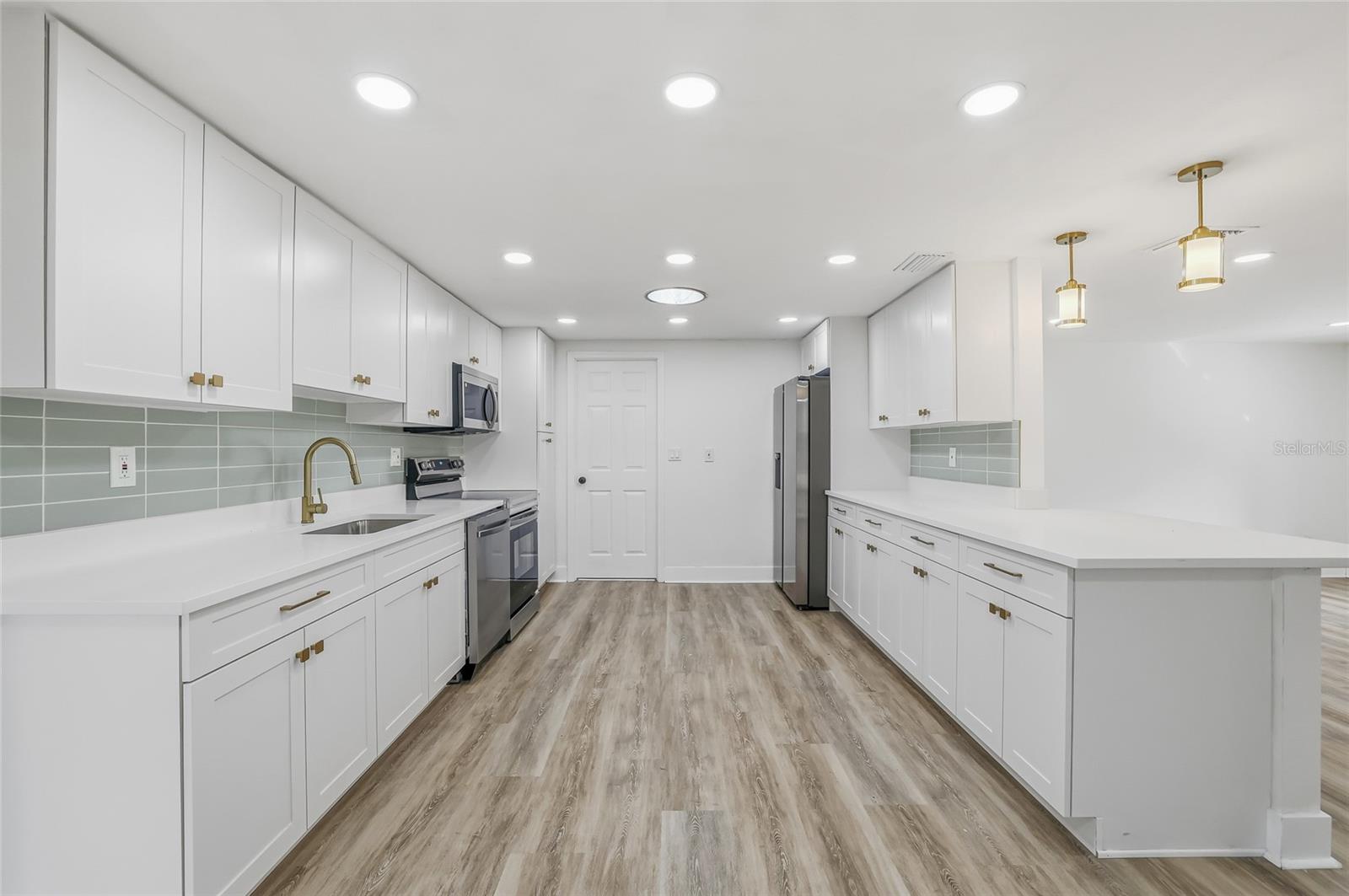 HICKORY HILL ACRES - Residential