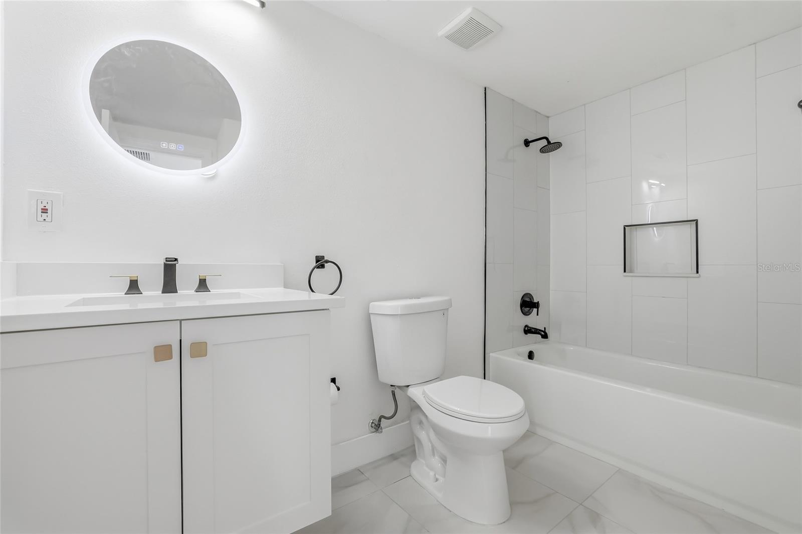 HICKORY HILL ACRES - Residential