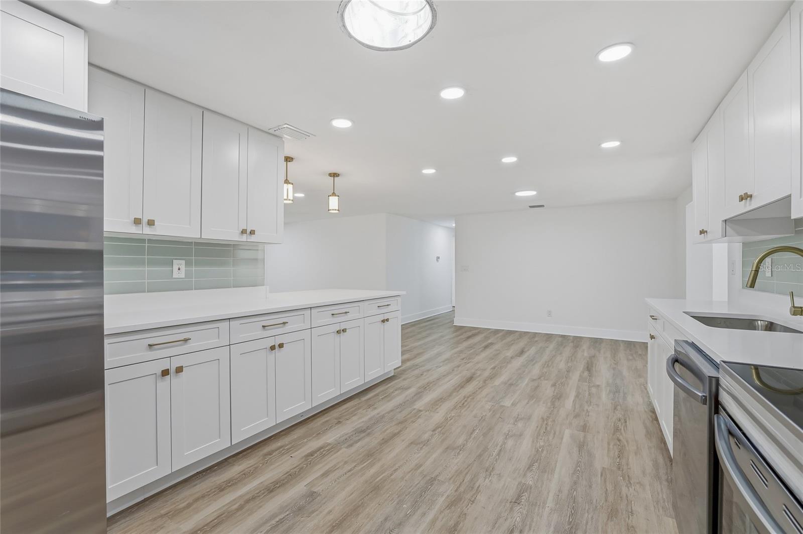 HICKORY HILL ACRES - Residential