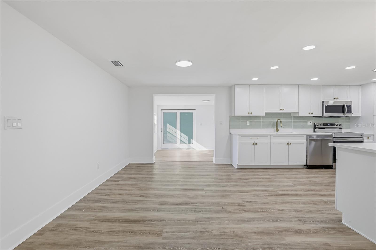 HICKORY HILL ACRES - Residential