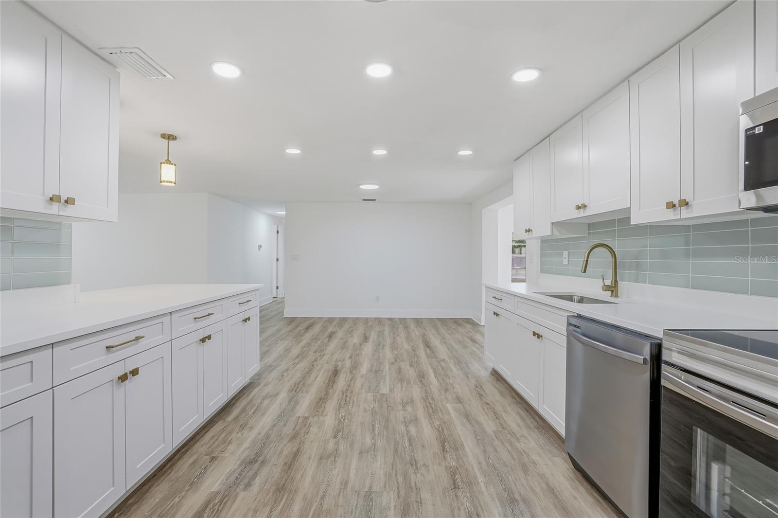 HICKORY HILL ACRES - Residential