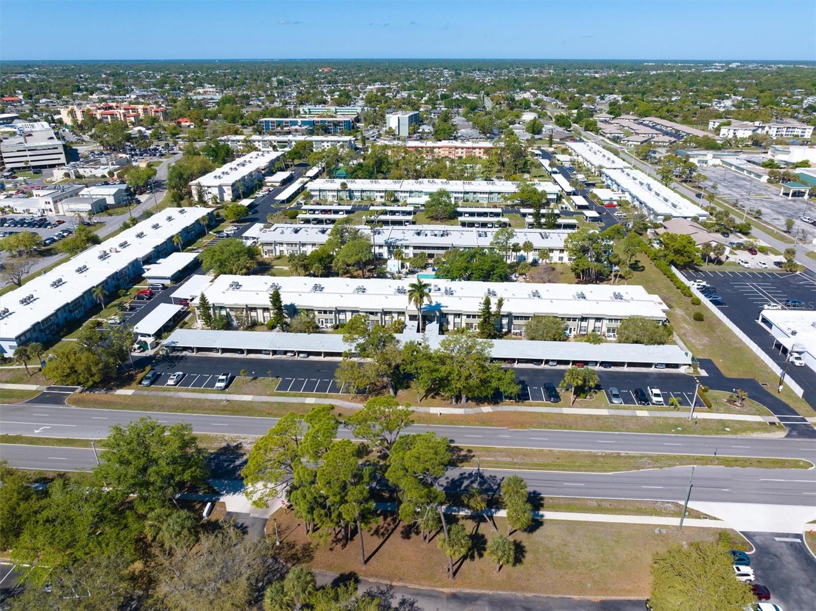 ESSEX HOUSE - Residential