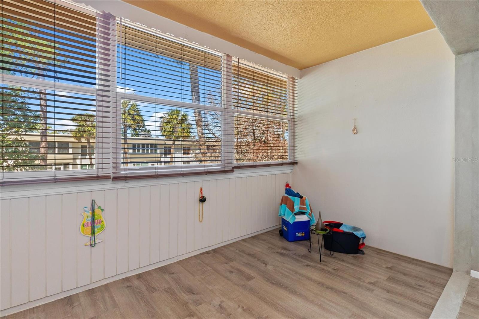 ESSEX HOUSE - Residential