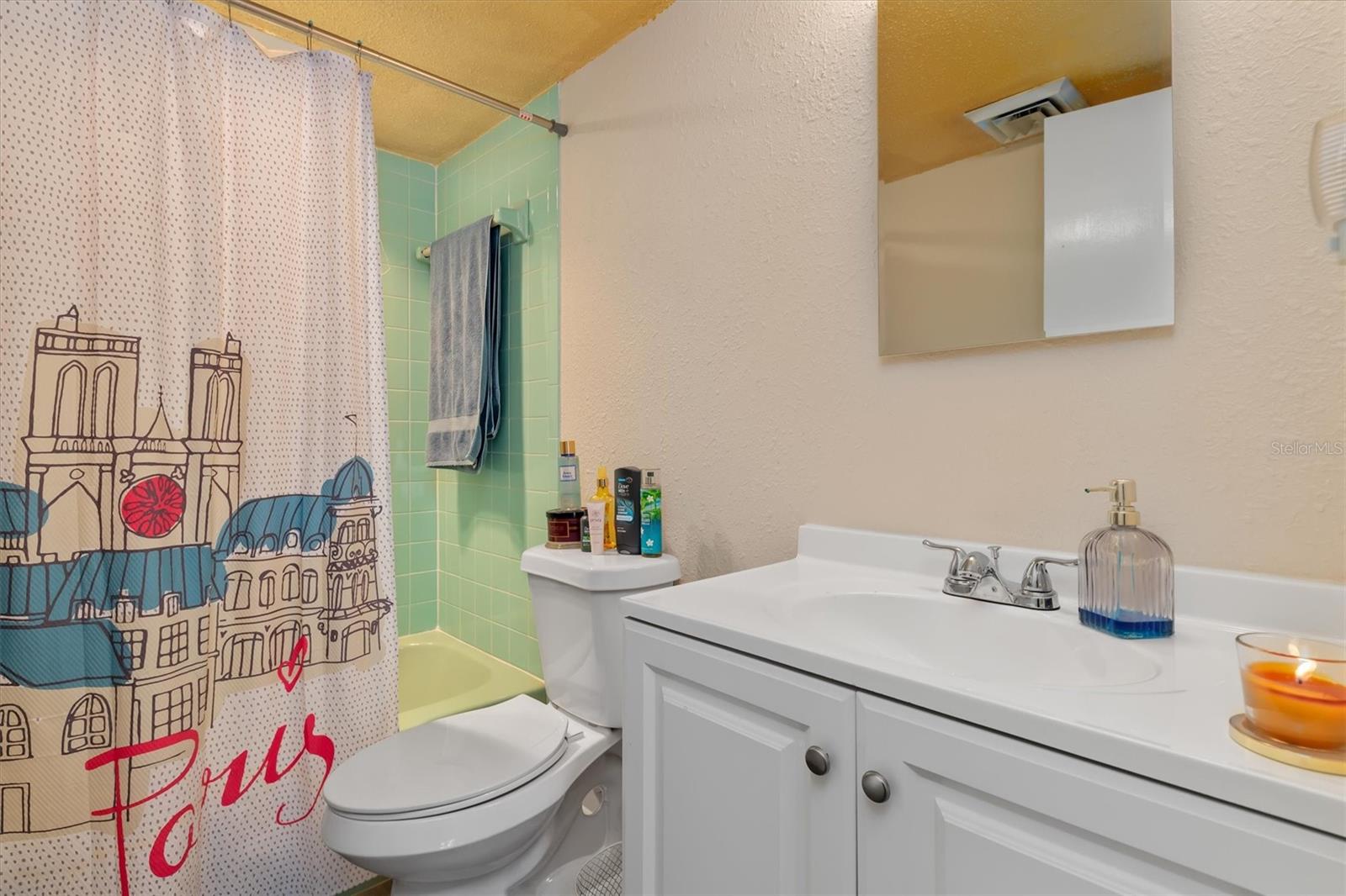 ESSEX HOUSE - Residential