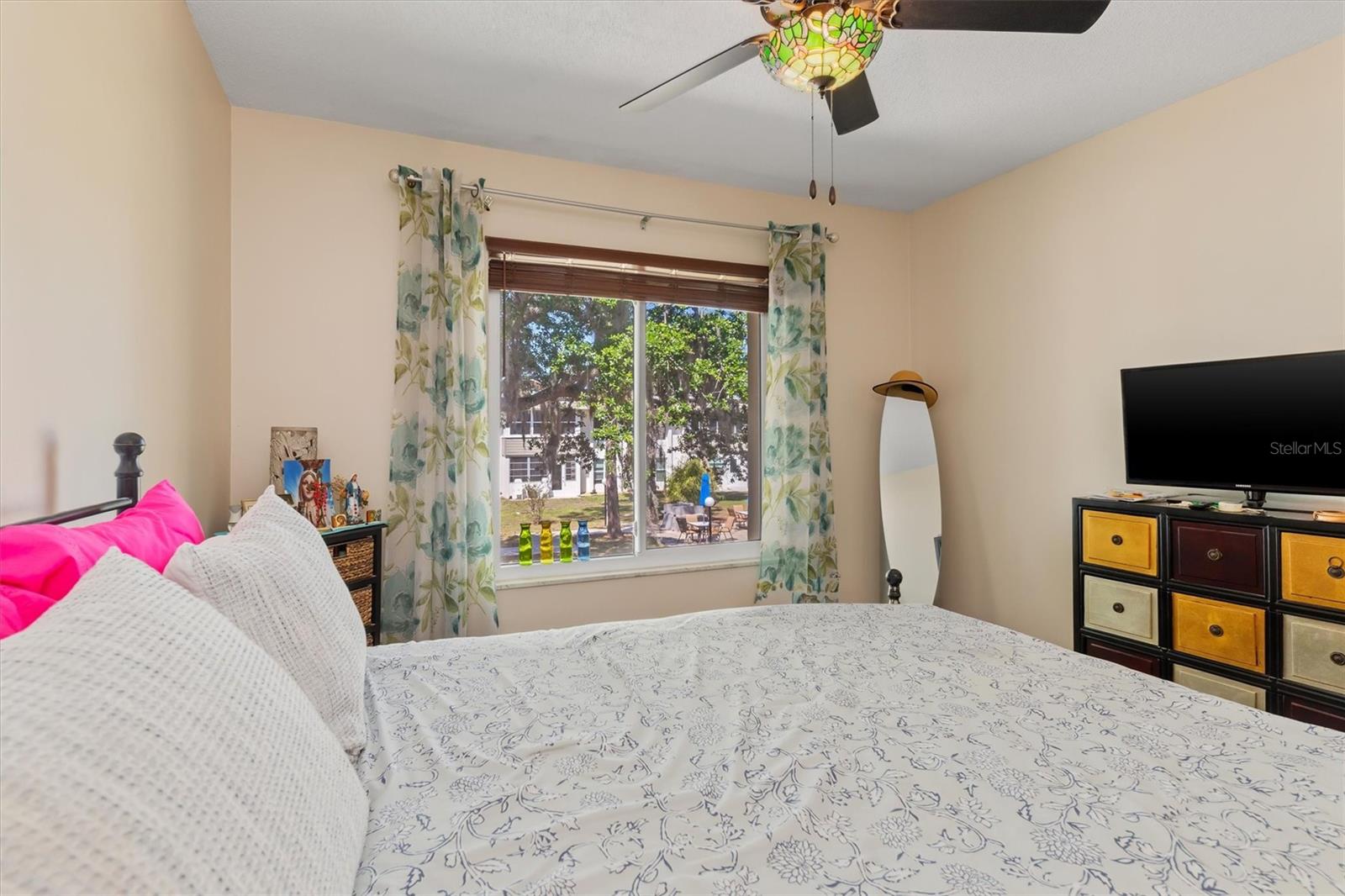 ESSEX HOUSE - Residential