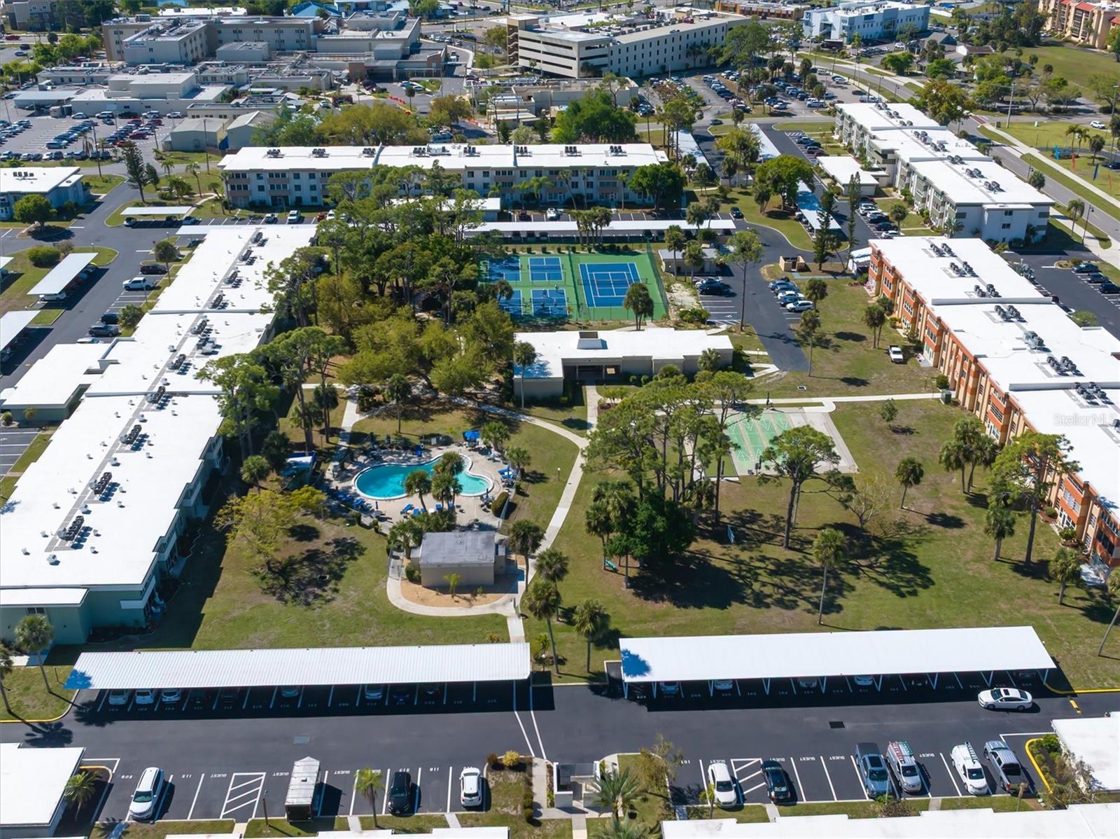 ESSEX HOUSE - Residential