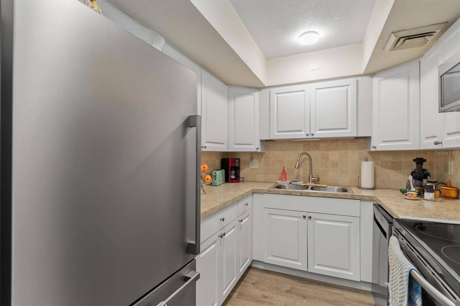 ESSEX HOUSE - Residential