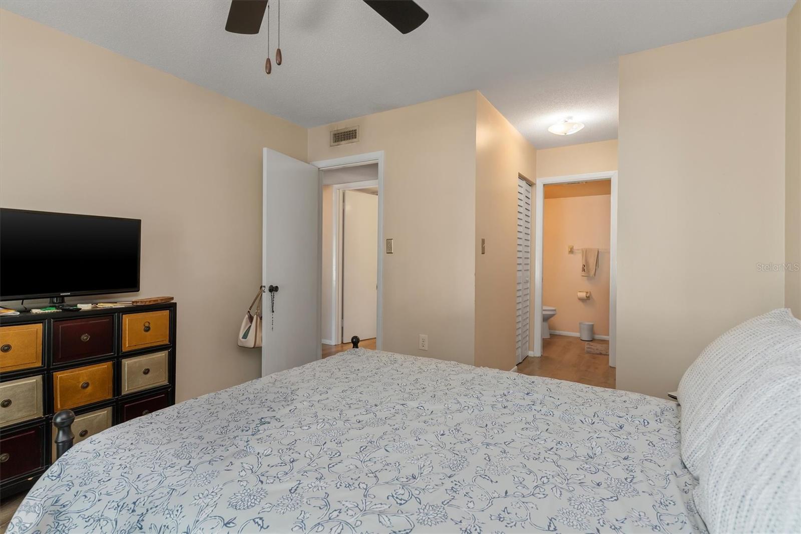 ESSEX HOUSE - Residential