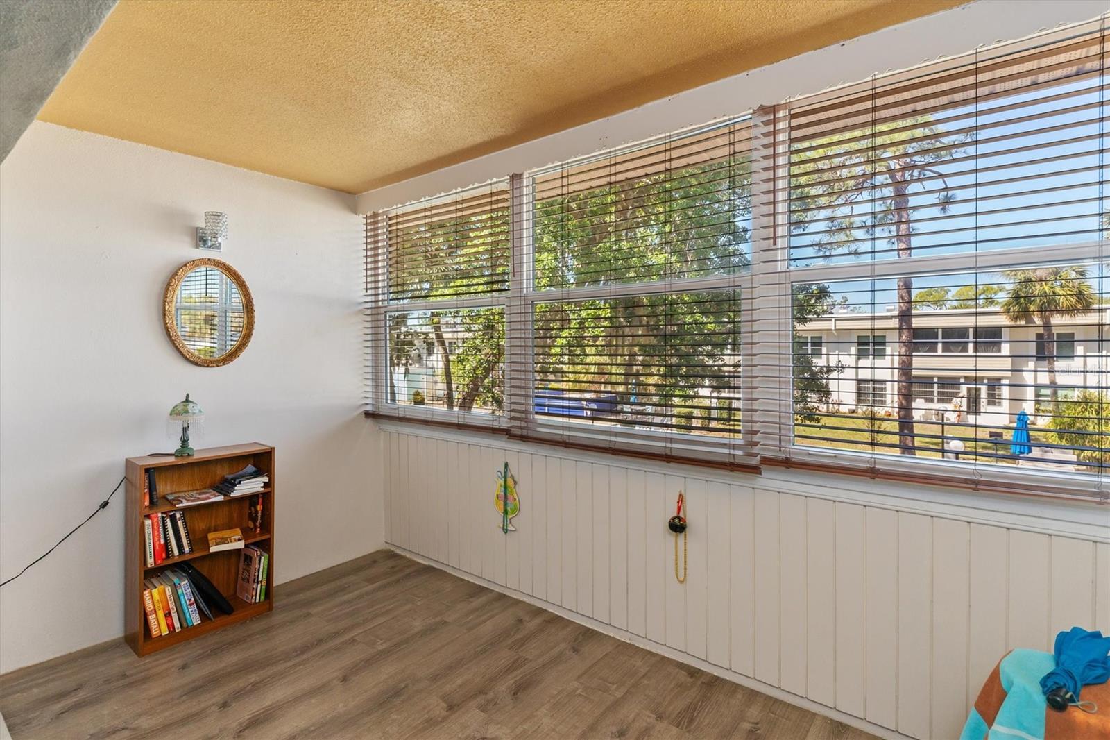 ESSEX HOUSE - Residential