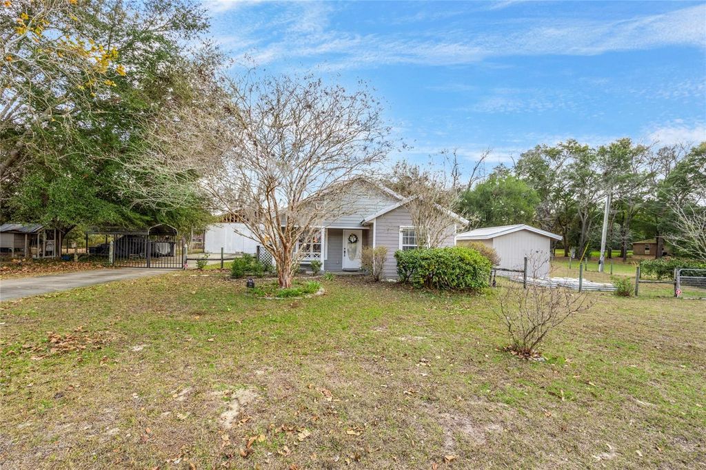 Photo of 719 Town Court, Bronson, FL 32621 (MLS # GC536486)