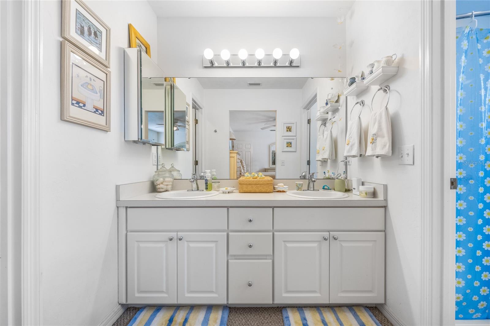 BRONSON SQUARE - Residential