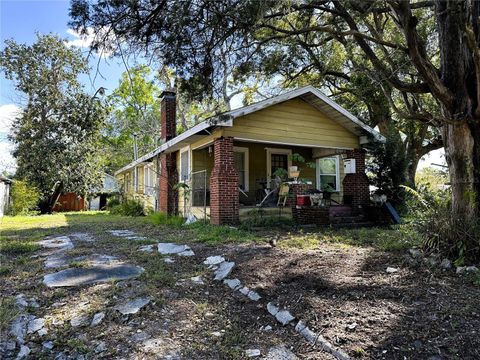 Photo of 212 W Lambright Street, Tampa, FL 33604 (MLS # TB8493994)