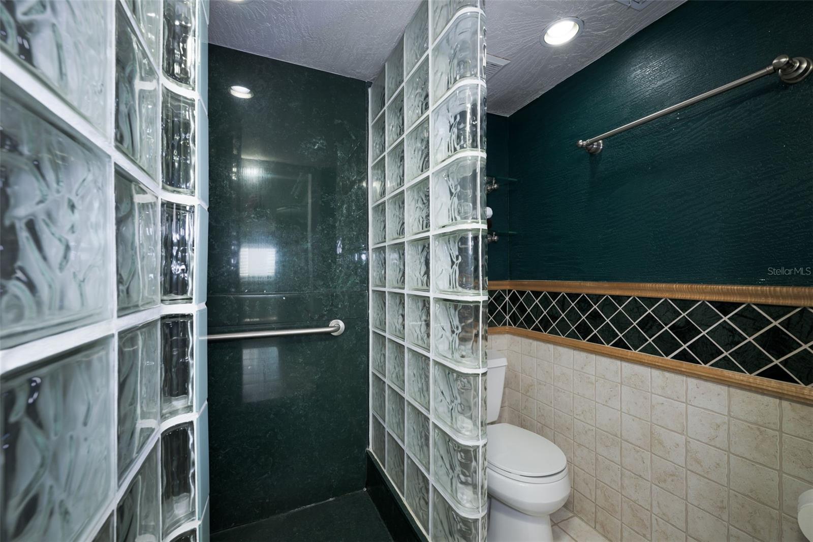 OCEAN MARINA CONDO PH I - Residential